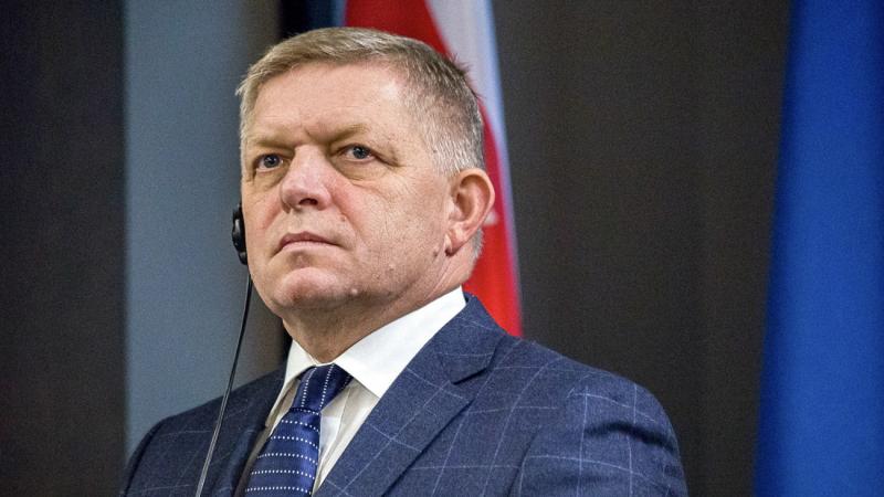 Robert Fico azt állította, hogy Volodimir Zelenszkij pénzügyi támogatást ajánlott fel, cserébe azért, hogy Szlovákia támogassa Ukrajna NATO-tagságának ügyét.