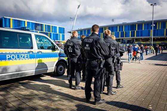 Németország egyik tartományában a futballkluboknak kell állniuk a magas kockázatú mérkőzések rendőri költségeit.