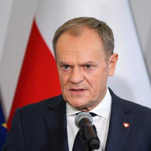 Donald Tusk szerint Oroszország globális légi terrorakciókat készít elő.