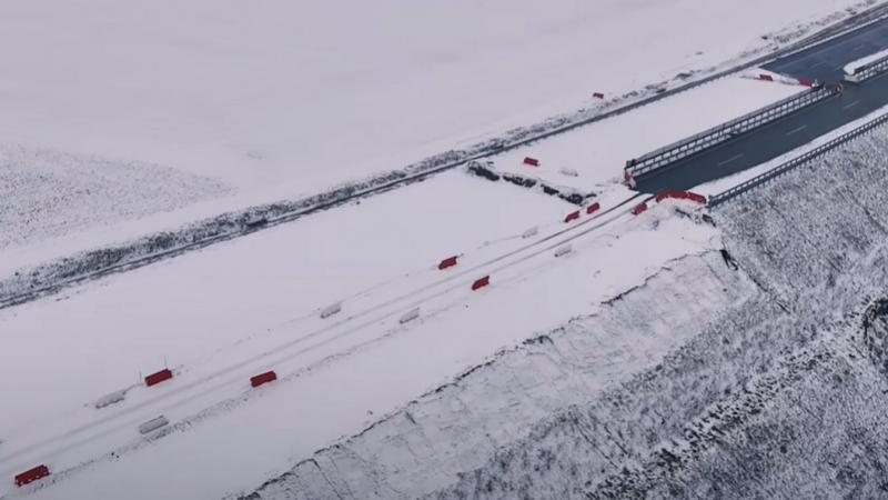 Lázár János bejelentette, hogy a Strabag által kivitelezett Szikszó-Miskolc autópálya-szakasz megsüllyedt. A hírhez egy videó is tartozik, amely bemutatja a problémát. A helyzet aggasztó, és további intézkedések szükségesek a helyreállítás érdekében.