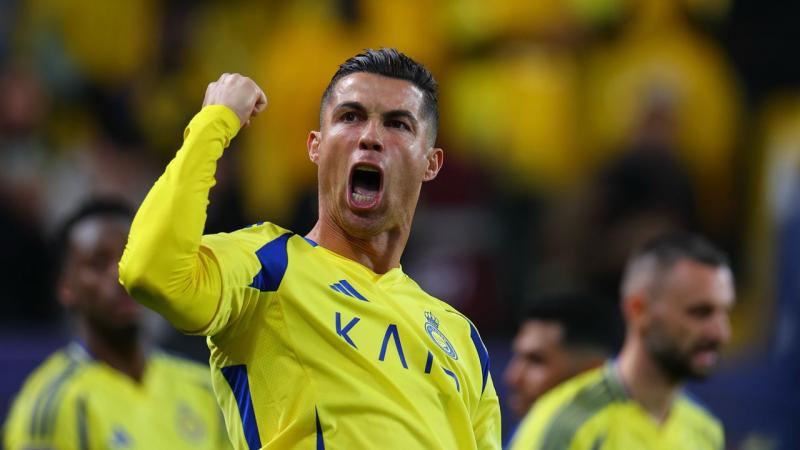 Ronaldo felfedte, milyen tervei vannak a visszavonulása után. Az ikonikus labdarúgó elmondta, hogy a sportágon kívül is szeretne új kihívások elé nézni, és izgalmas projekteken dolgozni. A jövőjét a futballon túl képzeli el, és szeretné megosztani tapaszt