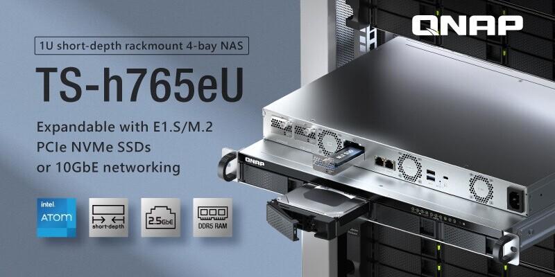 A QNAP vizein egy különleges, helytakarékos rackmount NAS sziluettje emelkedik ki, amely tökéletesen illeszkedik a modern adatkezelési igényekhez.