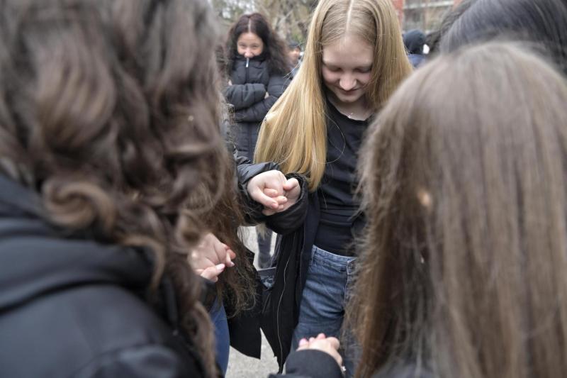 Az ELTE Radnóti Miklós Gyakorló Általános Iskola és Gyakorló Gimnáziumába való belépéshez szükséges szóbeli vizsgára való jogosultságot egy bizonyos pontszám elérése határozza meg. A pontos ponthatárok évről évre változhatnak, ezért érdemes a legfrissebb 