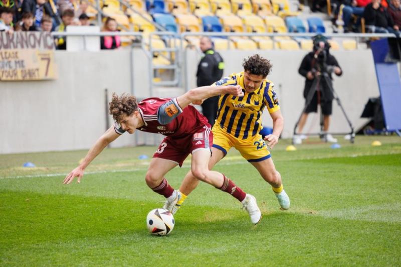 Niké-liga, rájátszás, 8. forduló: A Slovan legyőzése után a sárga-kékek újra nekivágnak a dobogó meghódításának, tele lendülettel és elszántsággal.