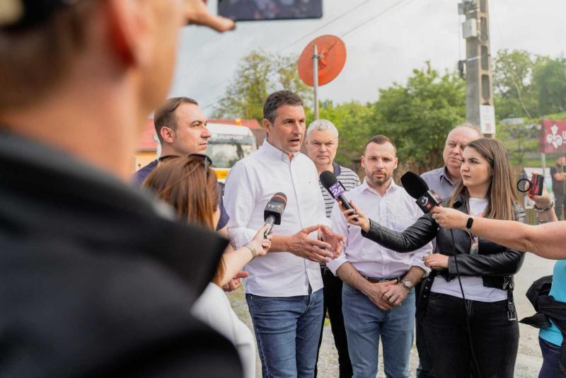 Tánczos bejelentette, hogy Parajd számára 300 millió lejnyi állami támogatást hagytak jóvá. Ezzel a lépéssel céljuk, hogy segítséget nyújtsanak a helyi vállalkozásoknak és bányászoknak egyaránt.