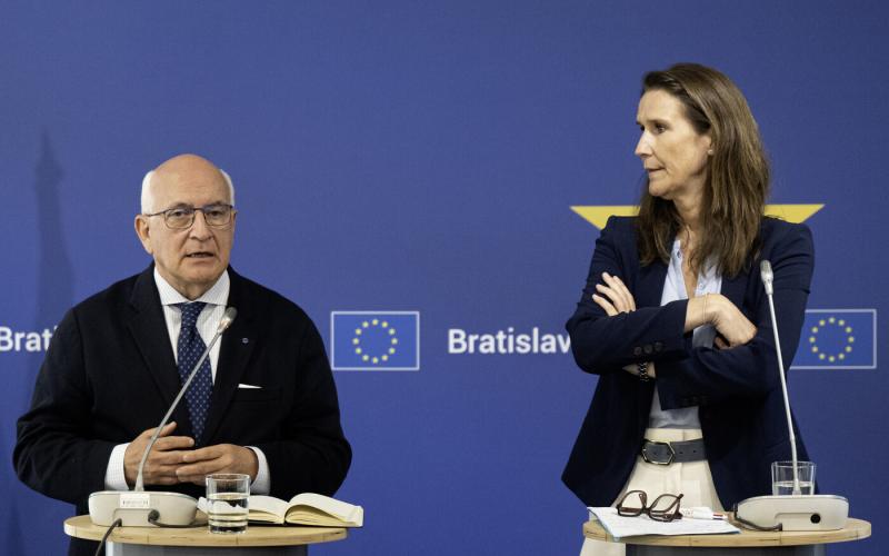 Az Európai Parlament küldöttségének megállapítása szerint Szlovákiában a demokrácia és a jogállam helyzete aggasztó, és nem élvezi a szükséges védettséget.