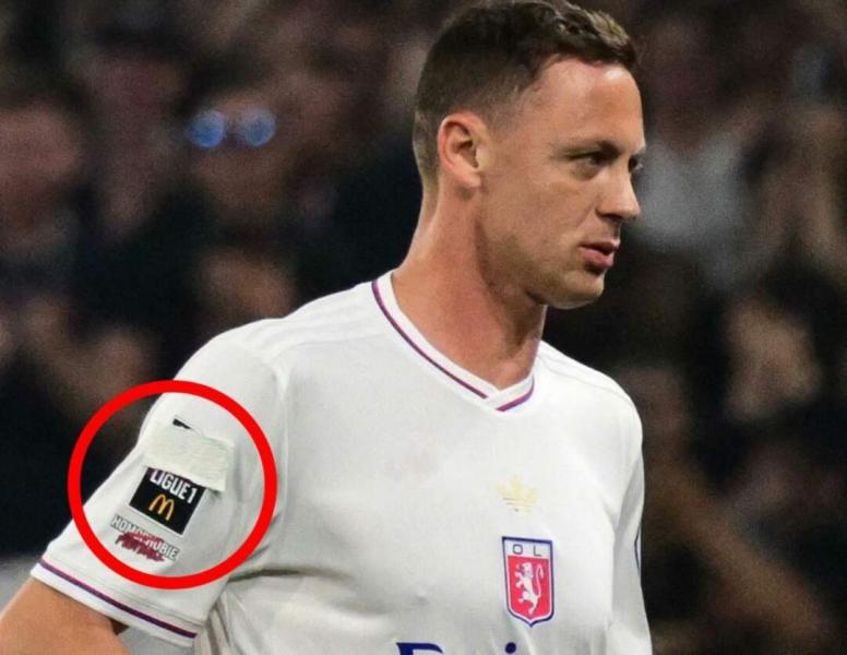 Franciaországban eltiltották a szerb labdarúgót, miután kifejezte ellenérzését az LMBTQ propagandával szemben. Az eset rávilágít arra, hogy a sport és a társadalmi kérdések összefonódása milyen mély hatással van a sportolók karrierjére.