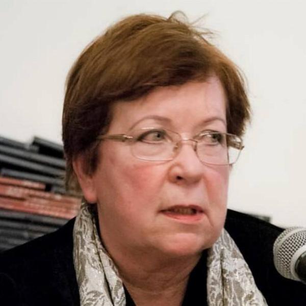 Az identitásigazítás folyamata egy olyan lépés, amely során a személyek vagy szervezetek megerősítik, hogy valóban azok, akiknek vallják magukat. Ez a folyamat kulcsfontosságú a digitális világban, ahol a hamis identitások és csalások elkerülése érdekében