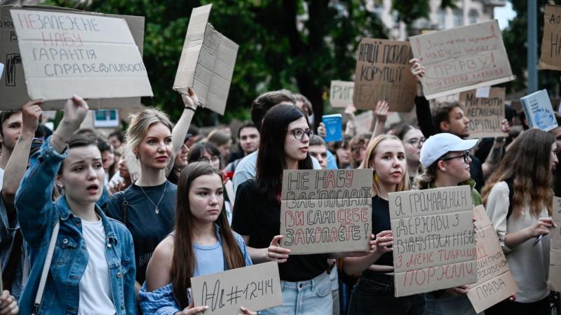 Zelenszkij döntése következtében Trump Ukrajna irányába kritikusabbá válhat.